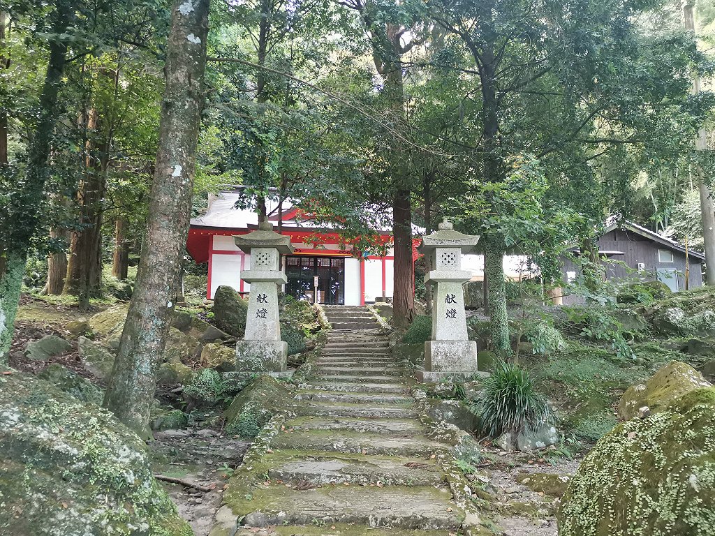 石體神社